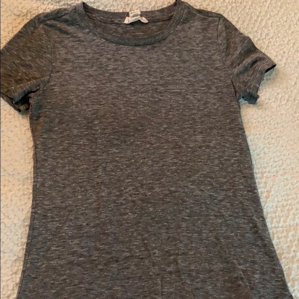 Grey t shirt